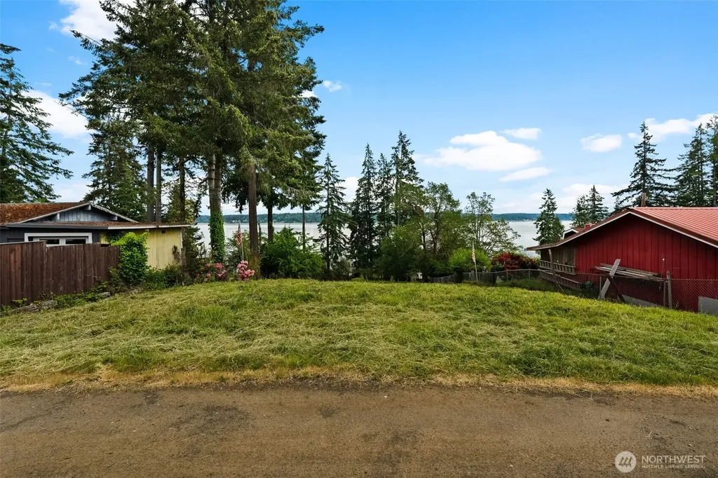 821 E Treasure Island Drive Allyn WA 98524