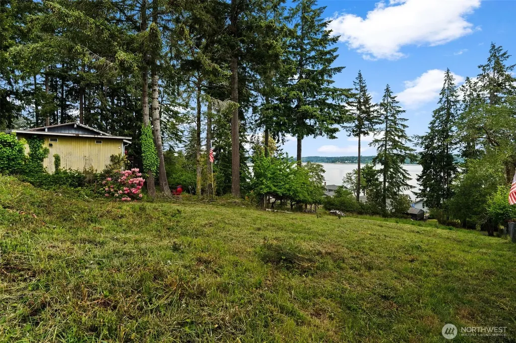 821 E Treasure Island Drive Allyn WA 98524