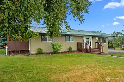 5 Parkway Street W Omak WA 98841