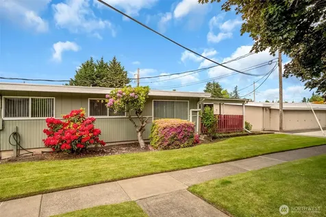 348 7th Place SE Puyallup WA 98372