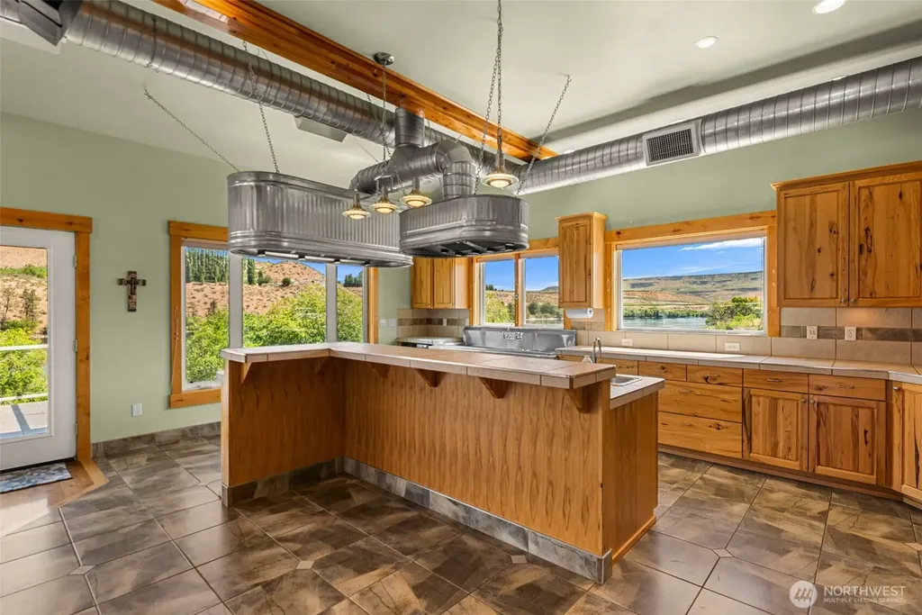 1307 Jefferson Avenue Bridgeport WA 98813