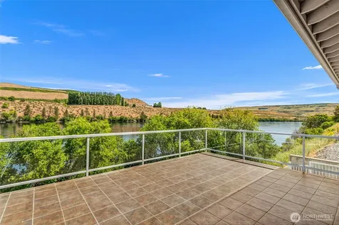 1307 Jefferson Avenue Bridgeport WA 98813