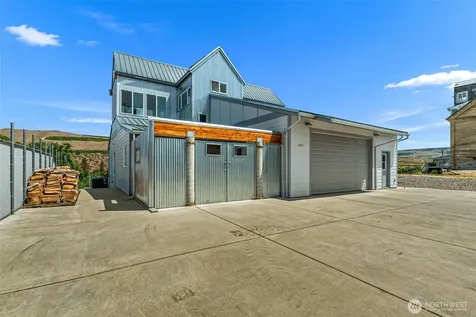 1307 Jefferson Avenue Bridgeport WA 98813