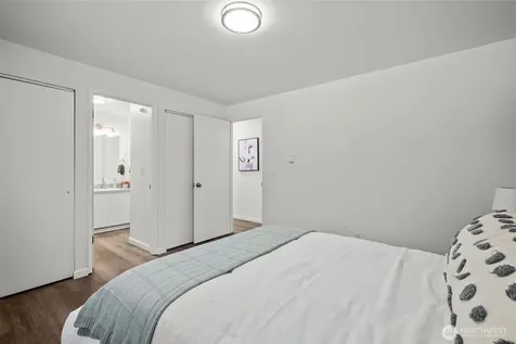 936 210th Avenue NE Sammamish WA 98074