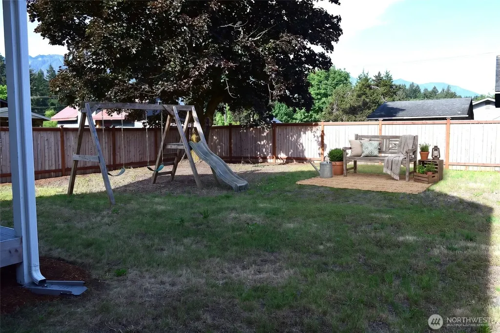 1055 Montague Avenue Darrington WA 98241
