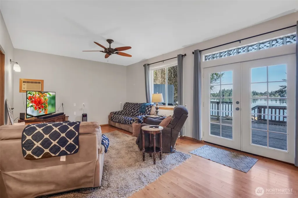 2681 E Timberlake West Drive Shelton WA 98584