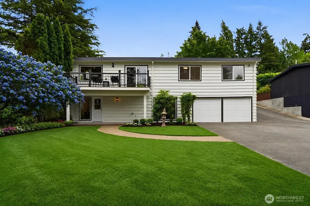 Bellevue WA, 325 105TH Avenue