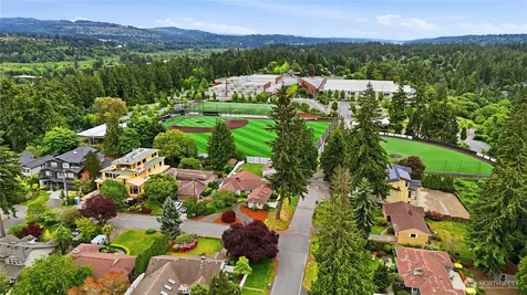 325 105th Ave SE Bellevue WA 98004