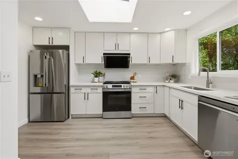 325 105th Ave SE Bellevue WA 98004