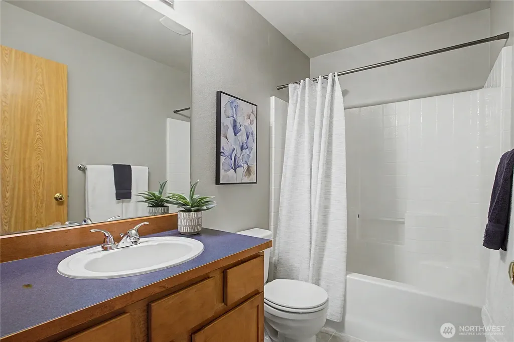 1775 Cadborough Lane Dupont WA 98327