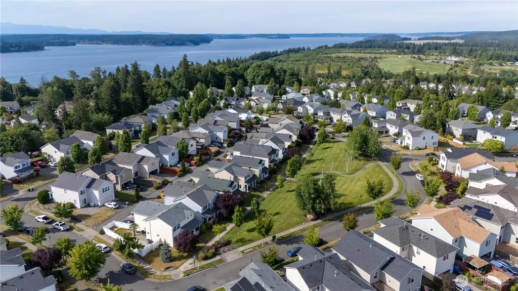 1775 Cadborough Lane Dupont WA 98327