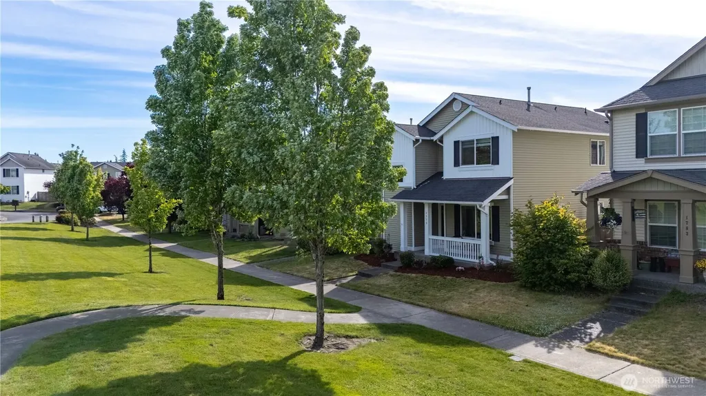 1775 Cadborough Lane Dupont WA 98327