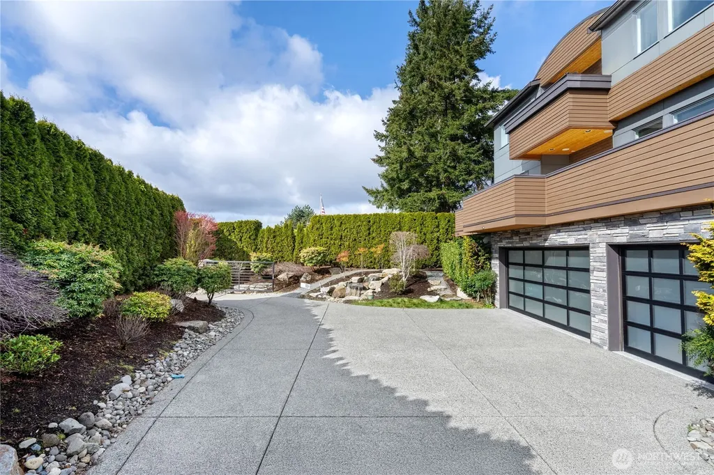 11262 SE 34th Street Bellevue WA 98004