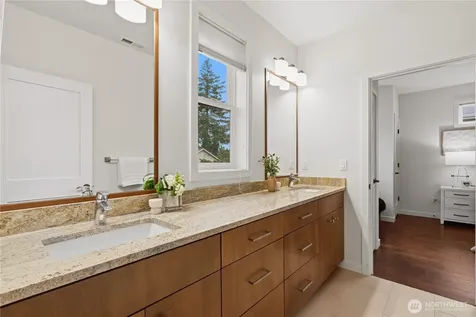 11262 SE 34th Street Bellevue WA 98004