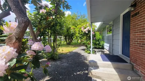 11801 28th Avenue E Tacoma WA 98445