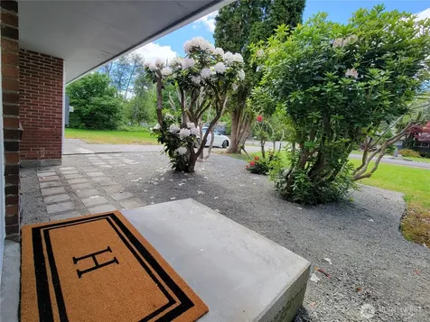 11801 28th Avenue E Tacoma WA 98445