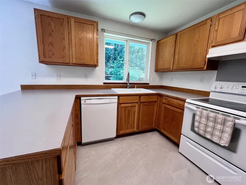 1736 Island Drive NW Olympia WA 98502