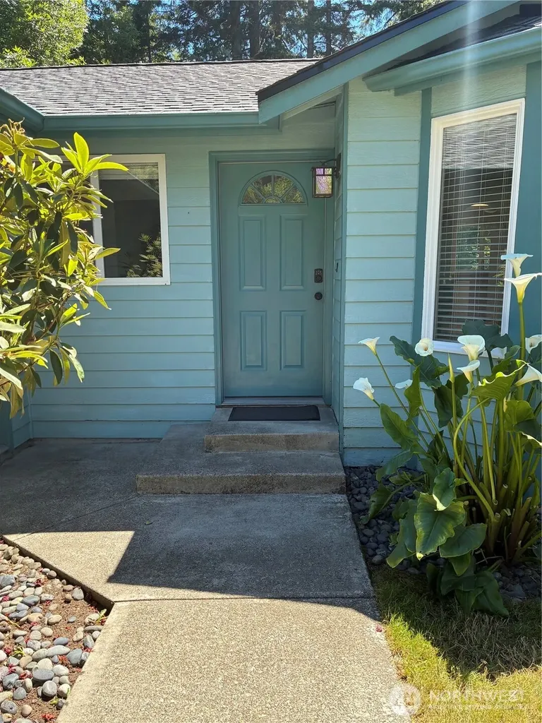1736 Island Drive NW Olympia WA 98502