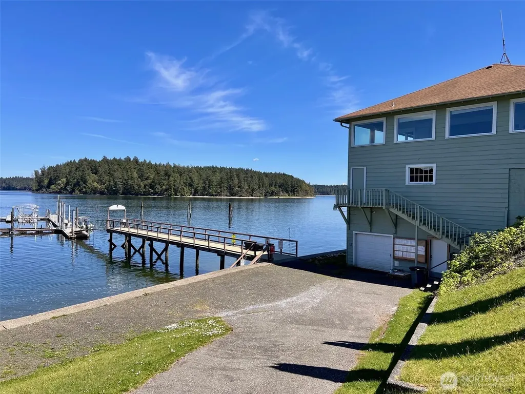 1736 Island Drive NW Olympia WA 98502