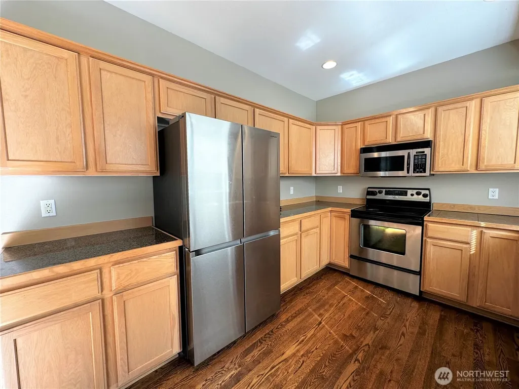 20431 SE 261st Place Covington WA 98042
