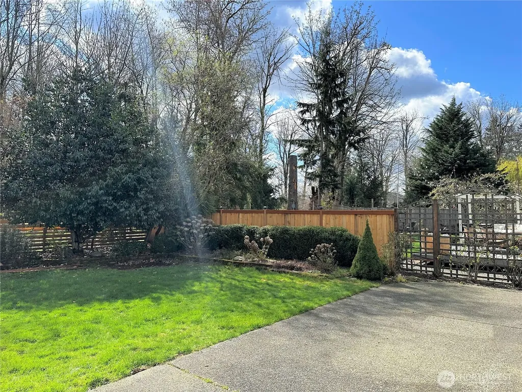 20431 SE 261st Place Covington WA 98042