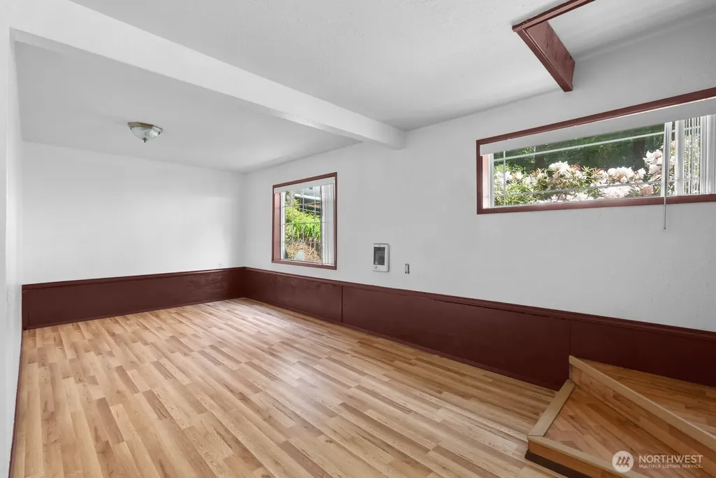 31 N Colony Surf Drive Lilliwaup WA 98555