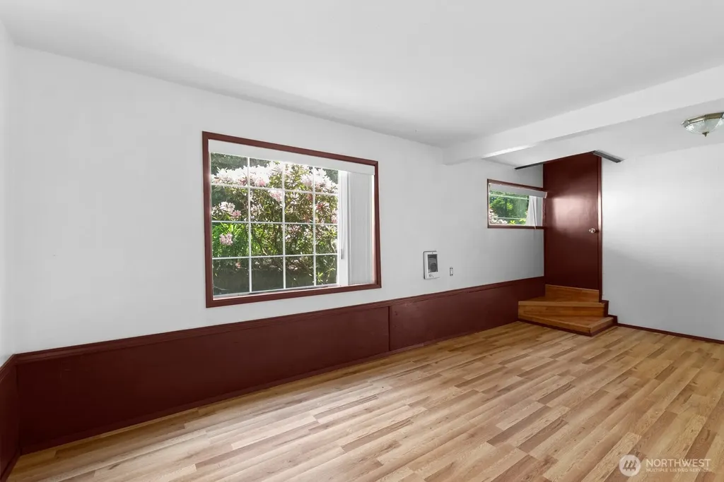 31 N Colony Surf Drive Lilliwaup WA 98555