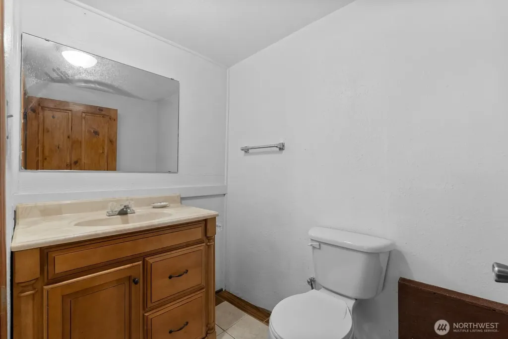 31 N Colony Surf Drive Lilliwaup WA 98555