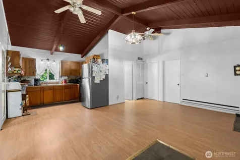 31 N Colony Surf Drive Lilliwaup WA 98555
