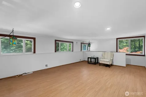 31 N Colony Surf Drive Lilliwaup WA 98555
