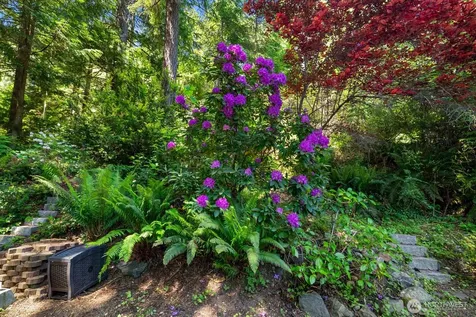 31 N Colony Surf Drive Lilliwaup WA 98555