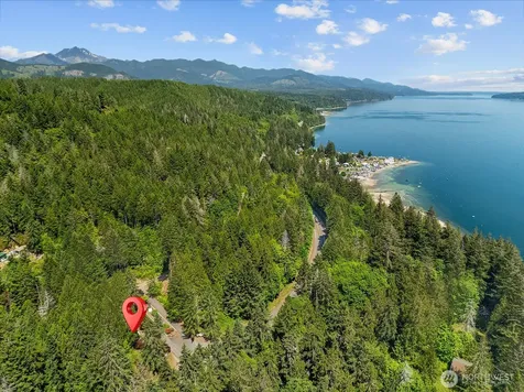 31 N Colony Surf Drive Lilliwaup WA 98555