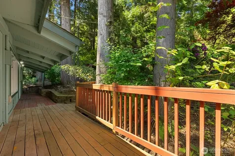 31 N Colony Surf Drive Lilliwaup WA 98555
