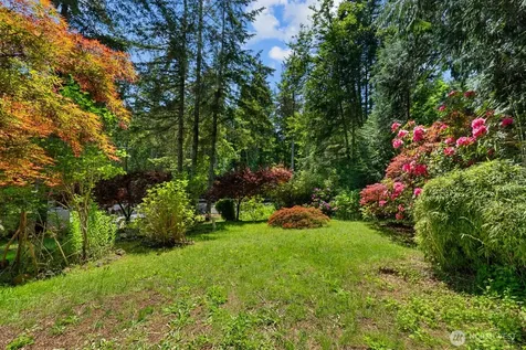 31 N Colony Surf Drive Lilliwaup WA 98555