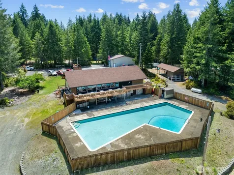 31 N Colony Surf Drive Lilliwaup WA 98555