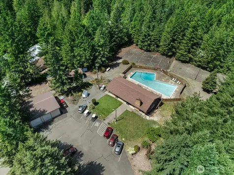 31 N Colony Surf Drive Lilliwaup WA 98555