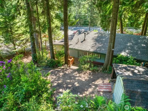 31 N Colony Surf Drive Lilliwaup WA 98555