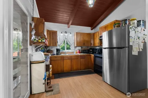 31 N Colony Surf Drive Lilliwaup WA 98555