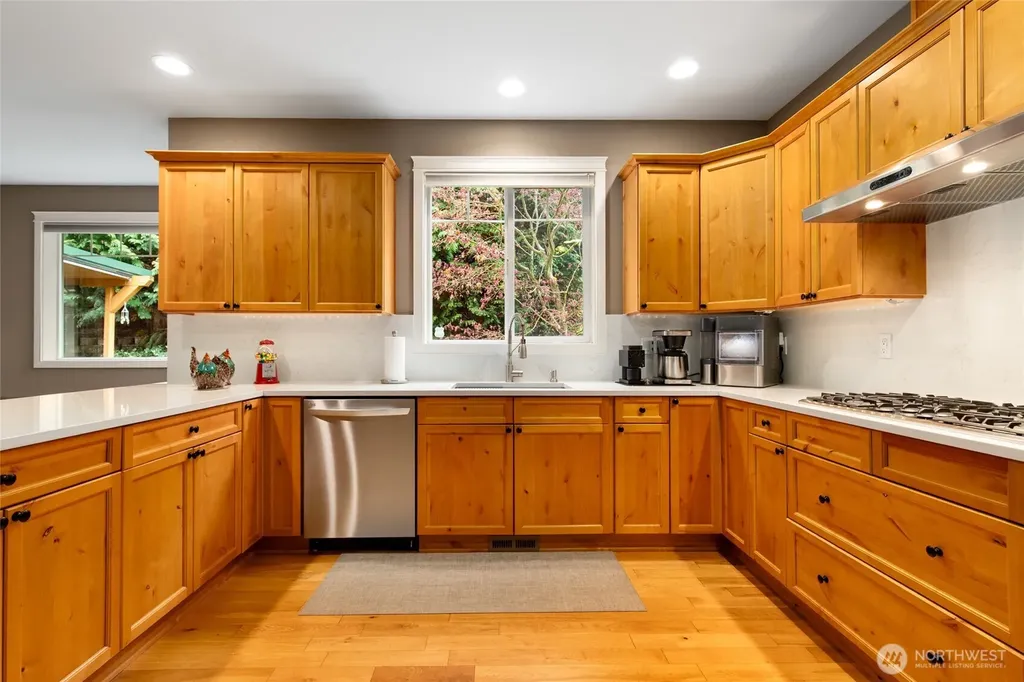 9204 234th Place SW Edmonds WA 98020