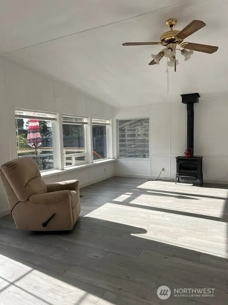 3688 Smugglers Cove Road Greenbank WA 98253