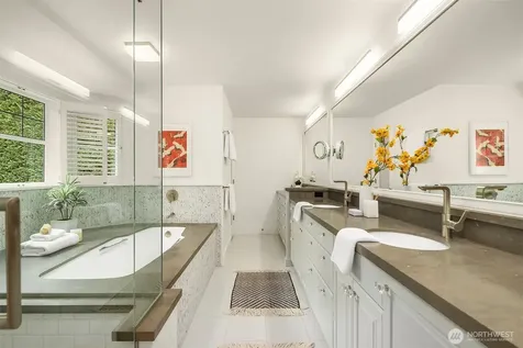 1520 38th Avenue E Seattle WA 98112