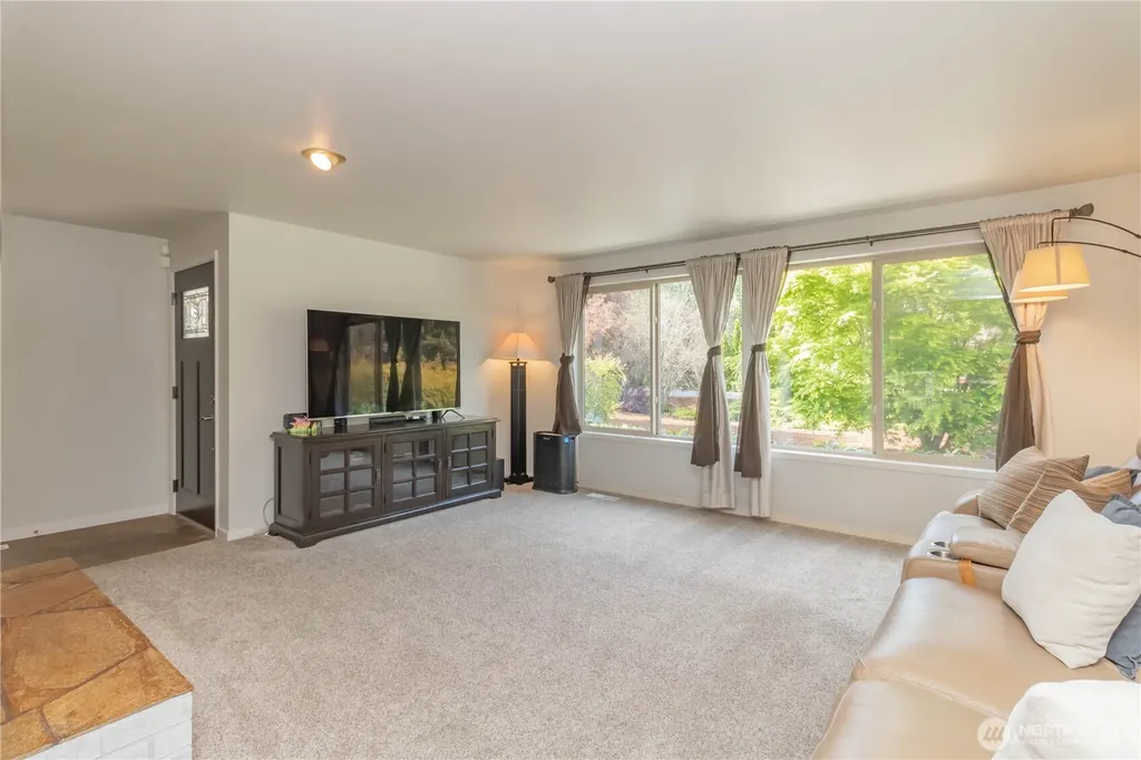 11215 SE 284th Street Auburn WA 98092
