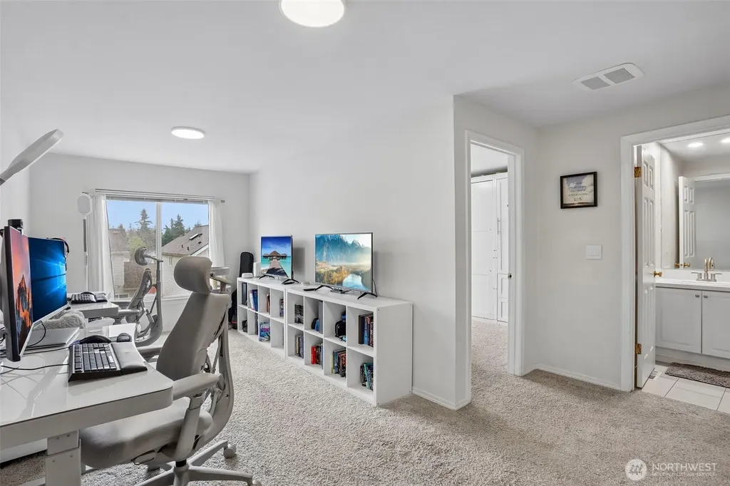 3723 NE 6th Street Renton WA 98056