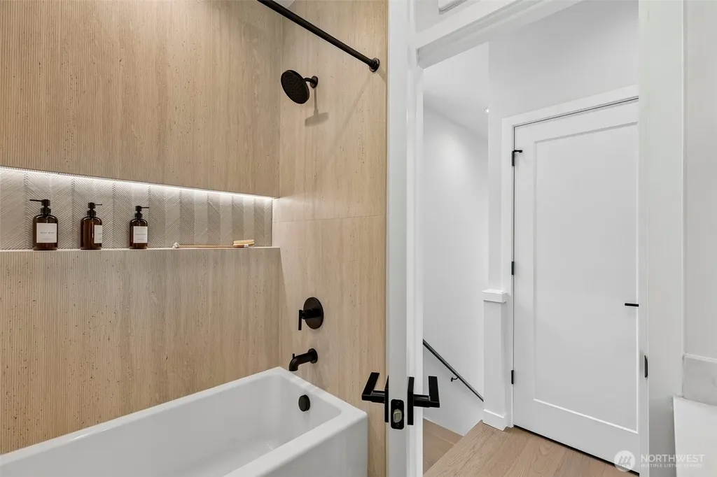 7324 7th Place SW Seattle WA 98106