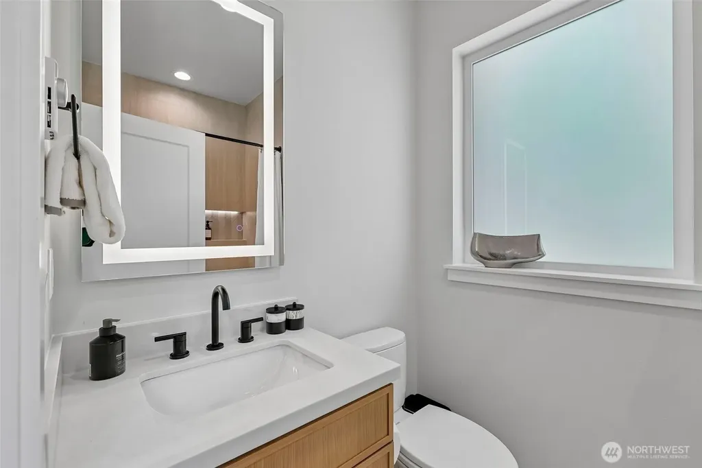 7324 7th Place SW Seattle WA 98106