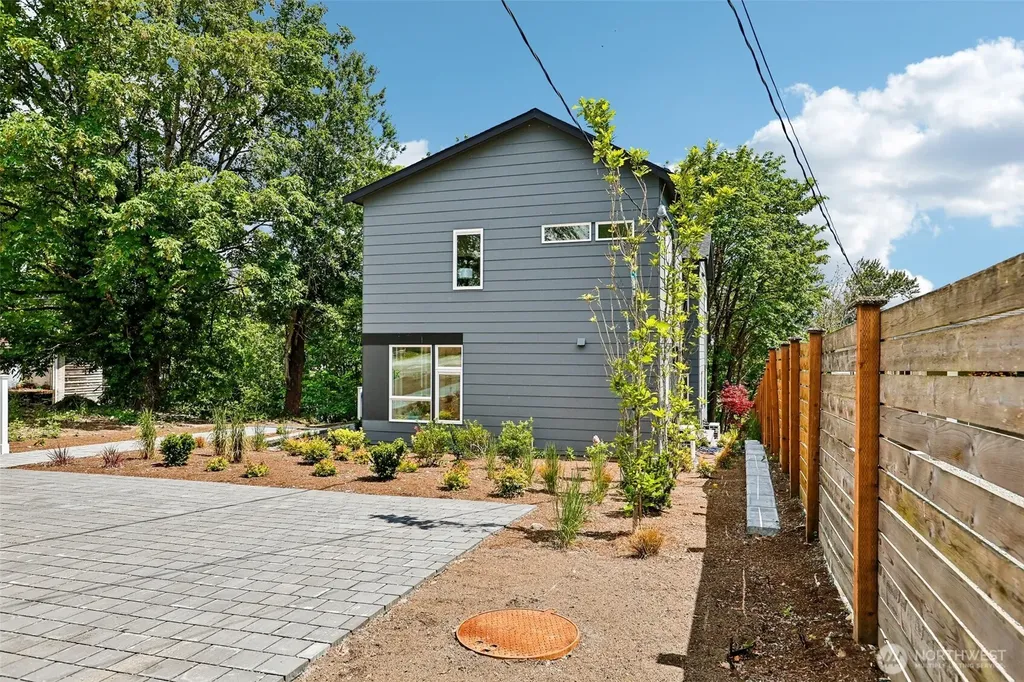 7324 7th Place SW Seattle WA 98106