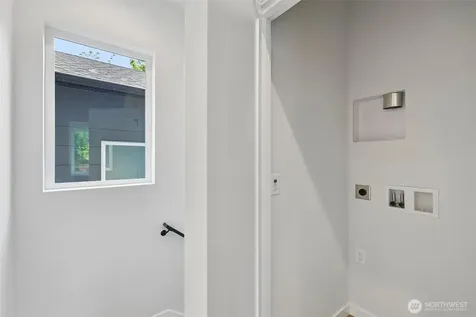 7324 7th Place SW Seattle WA 98106