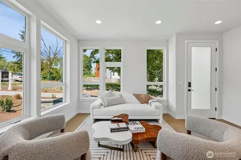 7324 7th Place SW Seattle WA 98106