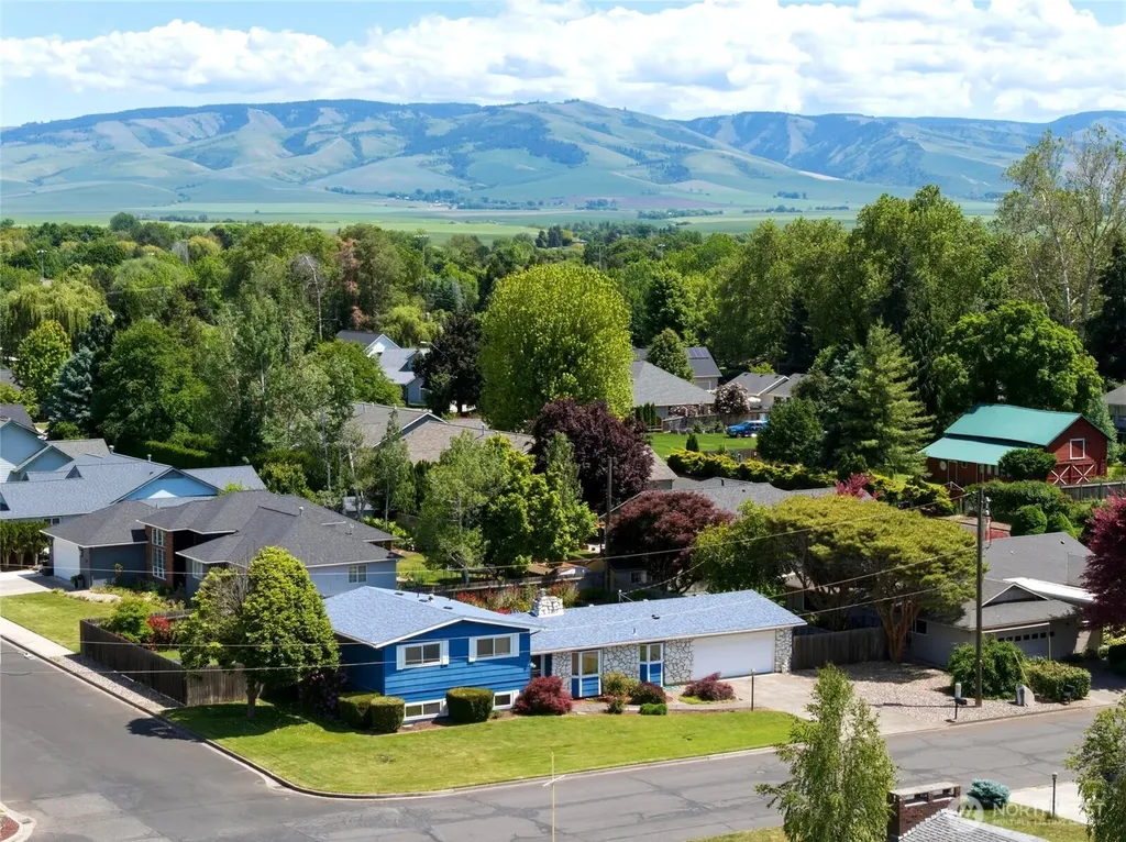 1933 Scarpelli Street Walla Walla WA 99362