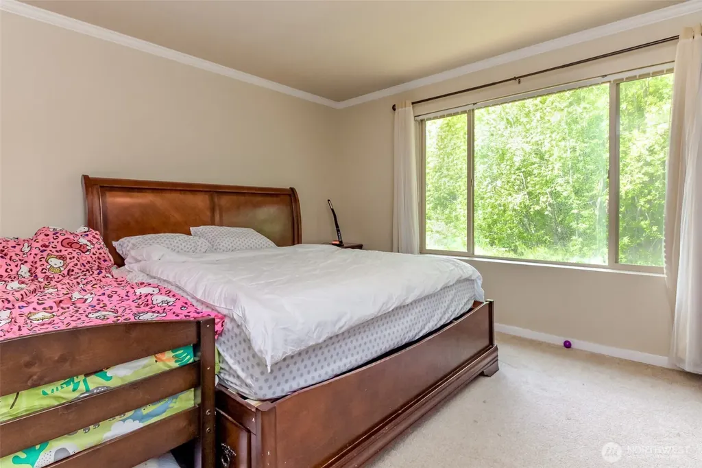 9506 10th Avenue E Tacoma WA 98445